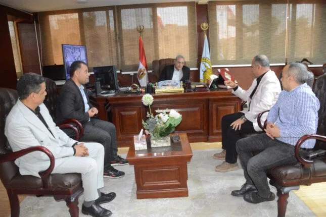 محافظ الغربية يتابع آخر مستجدات مشروع شارع الجلاء في المحلة ويوجه بسرعة التنفيذ لتلبية احتياجات المواطنين