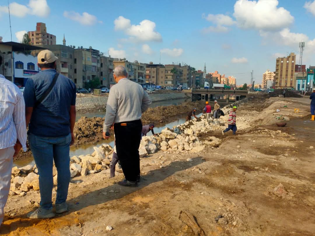 محافظ الغربية يتابع تطوير كورنيش ترعة الساحل بسمنود محافظ الغربية يتابع تطوير كورنيش ترعة الساحل بسمنود