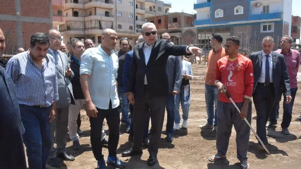 محافظ الغربية يتفقد شونة القمح ويتابع شكاوى المواطنين ميدانيا بقرية كتامة محافظ الغربية يتفقد شونة القمح ويتابع شكاوى المواطنين ميدانيا بقرية كتامة