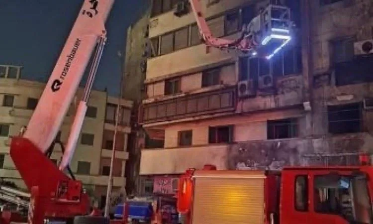 محافظ القاهرة: تشكيل لجنة لفحص عقار النزهة المتضرر من حريق ميدان تريومف محافظ القاهرة: تشكيل لجنة لفحص عقار النزهة المتضرر من حريق ميدان تريومف
