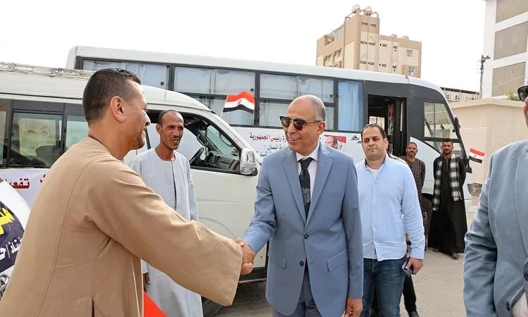 محافظ المنيا: بدء تشغيل 8 ميكروباصات على خطوط سير ملوي محافظ المنيا: بدء تشغيل 8 ميكروباصات على خطوط سير ملوي