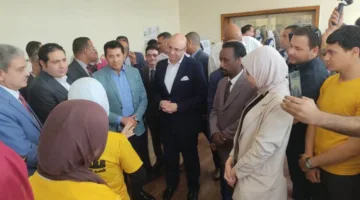 محافظ بني سويف ووزير الشباب يتفقدان الأنشطة والفعاليات بمركز التنمية الشبابية