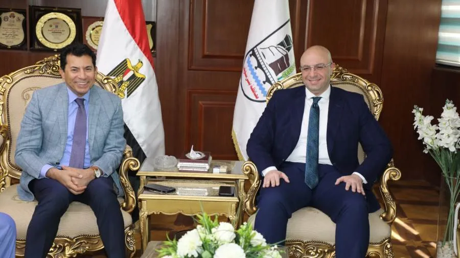 محافظ بني سويف يستقبل وزير الشباب والرياضة لافتتاح وتفقد المنشآت الشبابية محافظ بني سويف يستقبل وزير الشباب والرياضة لافتتاح وتفقد المنشآت الشبابية