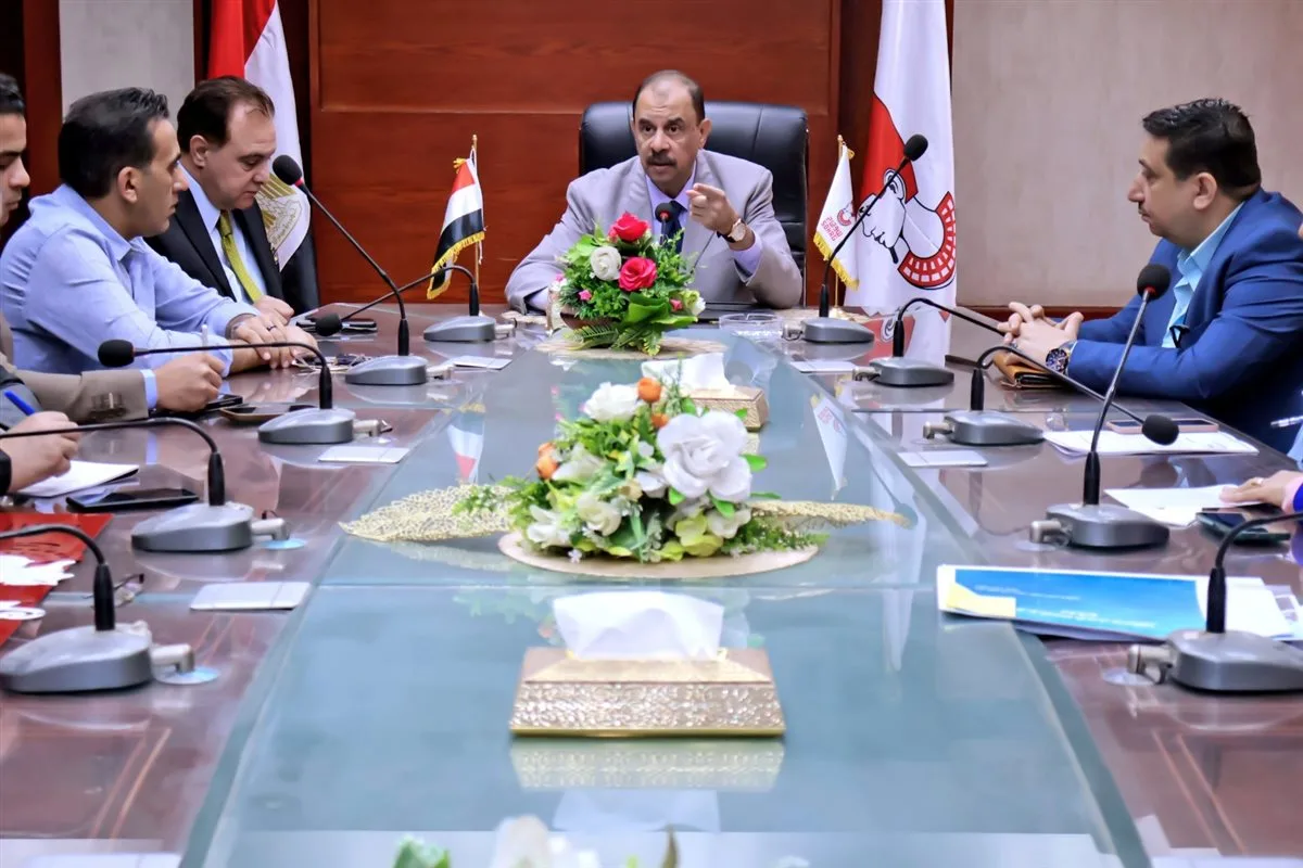 محافظ سوهاج يبحث تطبيق الهوية البصرية على الكوبري الجديد بالكورنيش الغربي محافظ سوهاج يبحث تطبيق الهوية البصرية على الكوبري الجديد بالكورنيش الغربي