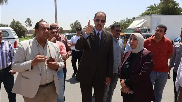 محافظ سوهاج يتابع تقدم أعمال الرصف والتجميل في شارع طراد النيل بأخميم محافظ سوهاج يتابع تقدم أعمال الرصف والتجميل في شارع طراد النيل بأخميم
