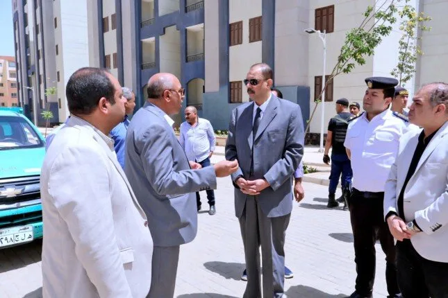 محافظ سوهاج يطلع على مشاريع الإسكان الاجتماعي في مدينة أخميم الجديدة محافظ سوهاج يطلع على مشاريع الإسكان الاجتماعي في مدينة أخميم الجديدة