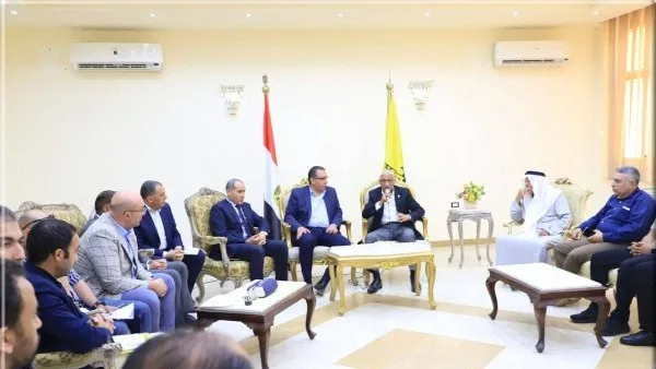 محافظ شمال سيناء يستقبل وفدا من وزارة النقل محافظ شمال سيناء يستقبل وفدا من وزارة النقل