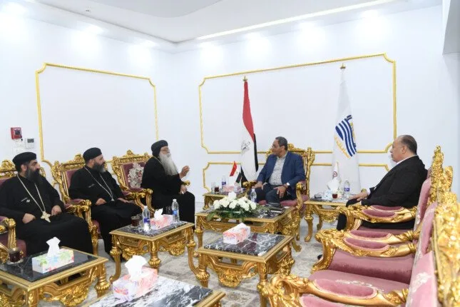 محافظ قنا يرحب بوفدين من مطرانية دشنا ونجع حمادي بمناسبة عيد الأضحى المبارك.