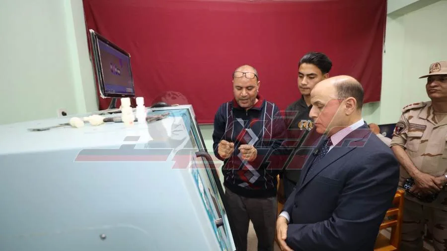 محافظ كفر الشيخ يتفقد المركز التكنولوجي لخدمة المواطنين ببلطيم محافظ كفر الشيخ يتفقد المركز التكنولوجي لخدمة المواطنين ببلطيم