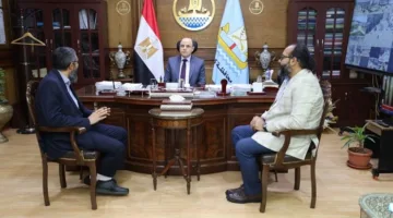 محافظ كفر الشيخ يناقش جهود حماية السواحل مع وفد مشروع تعزيز التكيف مع تغير المناخ