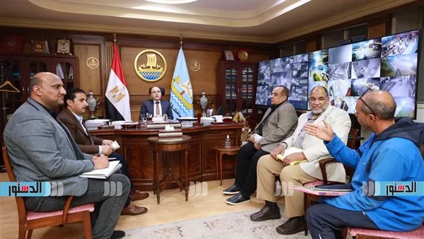 محافظ كفر الشيخ يناقش شكاوي المواطنين: خدمتهم في مقدمة أولوياتي محافظ كفر الشيخ يناقش شكاوي المواطنين: خدمتهم في مقدمة أولوياتي