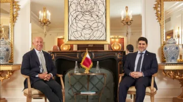 محافظ مصرف قطر المركزي يجتمع مع رئيس مجلس إدارة مجموعة ستاروود كابيتال