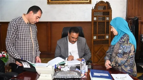محافظ مطروح يوافق على 14 عقدًا جديدًا لتقنين الأراضي الزراعية والمباني.