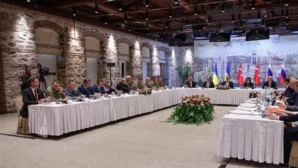 محللون غربيون: نقاشات روسيا وأوكرانيا في إسطنبول كانت أفضل مما كان متوقعاً محللون غربيون: نقاشات روسيا وأوكرانيا في إسطنبول كانت أفضل مما كان متوقعاً