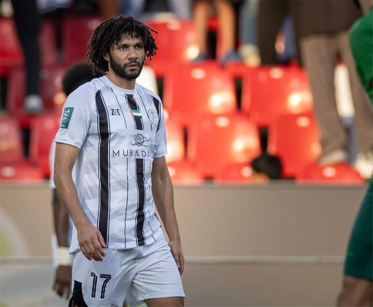 محمد النني يتوج بجائزة جديدة في الدوري الإماراتي محمد النني يتوج بجائزة جديدة في الدوري الإماراتي