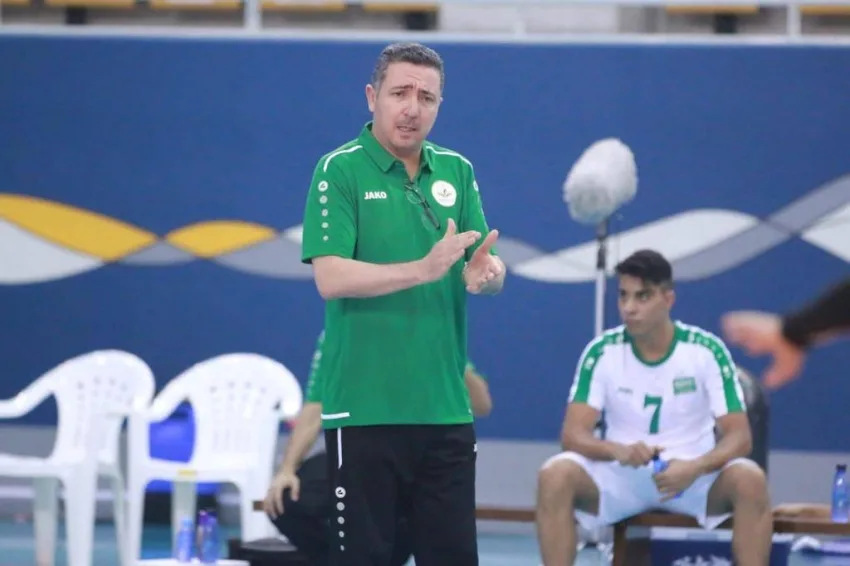 محمد بن الشيخ التونسي يتولى تدريب منتخب الكرة الطائرة الأول. محمد بن الشيخ التونسي يتولى تدريب منتخب الكرة الطائرة الأول.