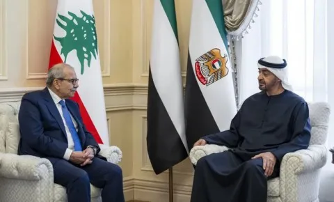 محمد بن زايد ونواف سلام يتناولان العلاقات الثنائية والتطورات الإقليمية محمد بن زايد ونواف سلام يتناولان العلاقات الثنائية والتطورات الإقليمية