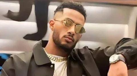 محمد رمضان يروج لأغنيته الجديدة وسط جدل محاكمته بتهمة إهانة العلم المصري محمد رمضان يروج لأغنيته الجديدة وسط جدل محاكمته بتهمة إهانة العلم المصري