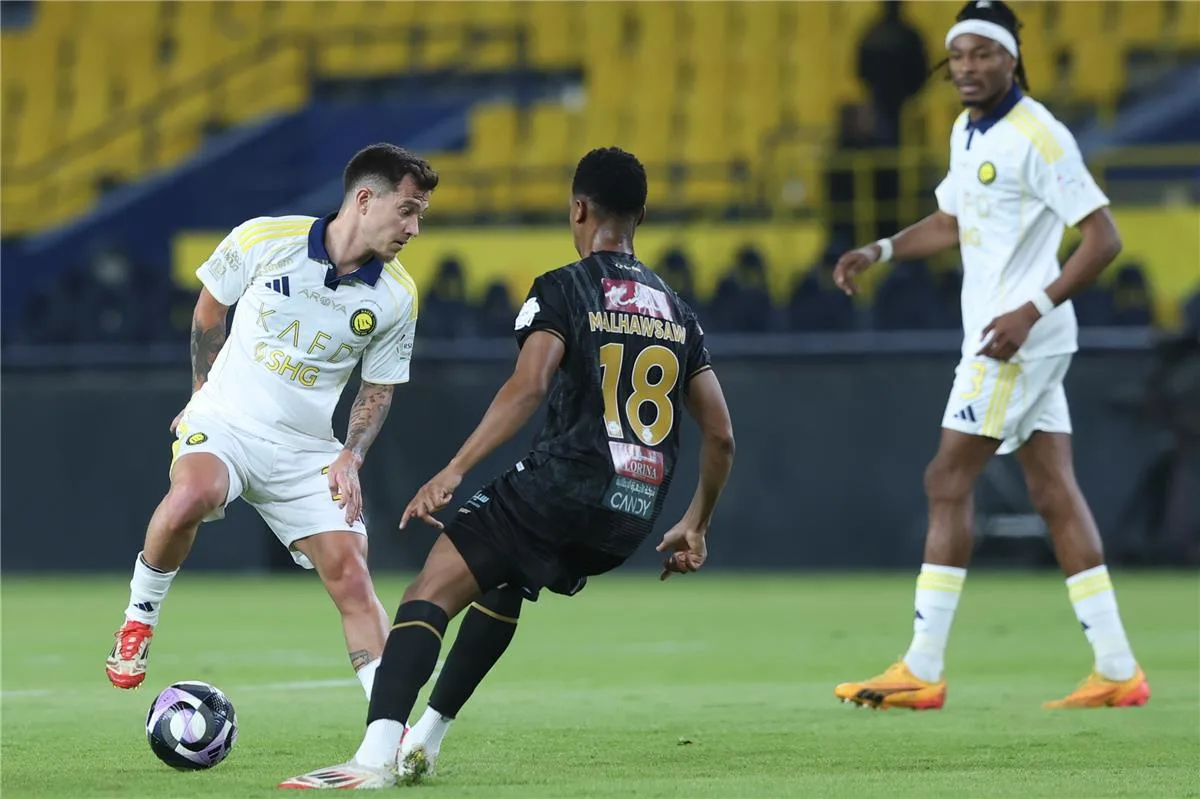 محمد شريف يساهم في انتصار النصر الصعب على الخليج في الدوري السعودي