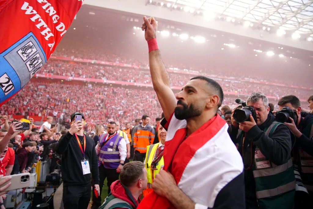 محمد صلاح مودِّعًا أرنولد: أنا متأكد من أننا سنلتقي مجددًا! محمد صلاح مودِّعًا أرنولد: أنا متأكد من أننا سنلتقي مجددًا!
