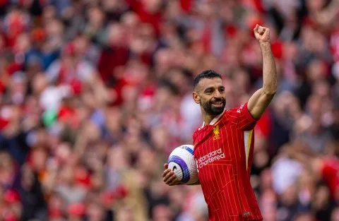 محمد صلاح يتجاوز نجوم أوروبا ويعتلي قائمة الأكثر تأثيرًا عالميًا محمد صلاح يتجاوز نجوم أوروبا ويعتلي قائمة الأكثر تأثيرًا عالميًا