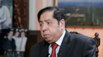 محمد عشوب: أحمد زكي كان “صنايعي” في الشغلانة وجيهان السادات أشادت به