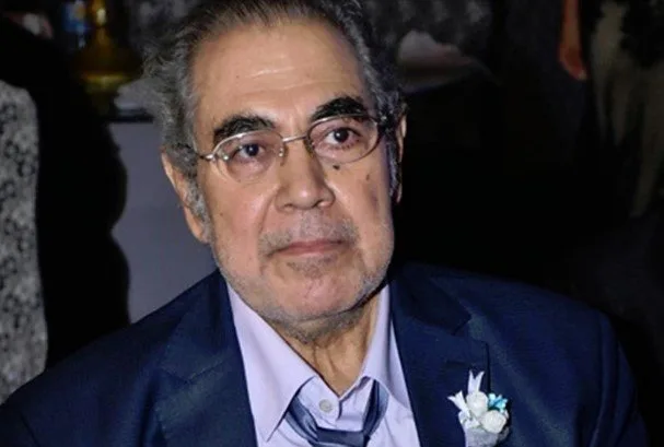 محمود حميدة يزور الفنان صبري عبد المنعم.. ماذا قال مدير معهد القلب السابق؟ محمود حميدة يزور الفنان صبري عبد المنعم.. ماذا قال مدير معهد القلب السابق؟
