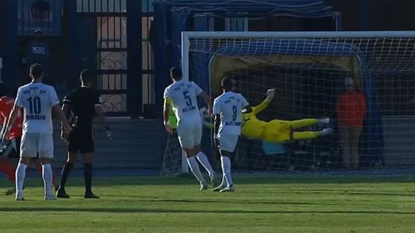 محمود عماد يسجل الهدف الثاني لـ فاركو بمرمى بيراميدز بالدوري المصري (فيديو) محمود عماد يسجل الهدف الثاني لـ فاركو بمرمى بيراميدز بالدوري المصري (فيديو)