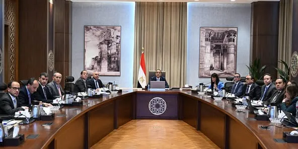 مدبولى: نسعى للحفاظ على انخفاض الدين الخارجي وجذب الاستثمارات في مختلف المجالات مدبولى: نسعى للحفاظ على انخفاض الدين الخارجي وجذب الاستثمارات في مختلف المجالات