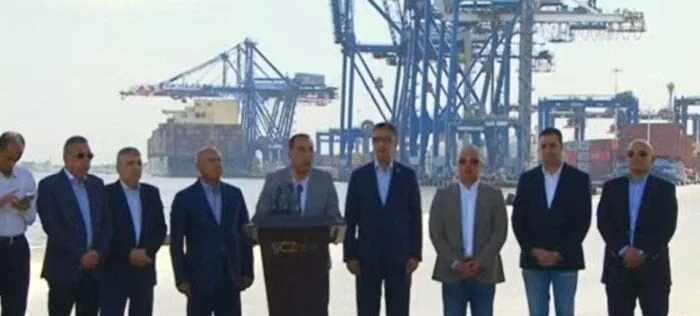 مدبولي: أرصفة الموانئ بالمنطقة الاقتصادية لقناة السويس وفرت استثمارات لعشرات السنين مدبولي: أرصفة الموانئ بالمنطقة الاقتصادية لقناة السويس وفرت استثمارات لعشرات السنين