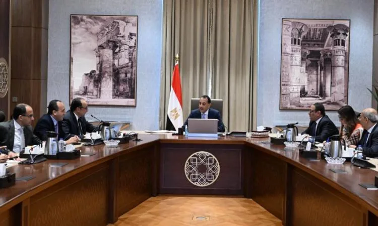 مدبولي: أهمية الاستمرار في تعزيز كفاءة الشركات القابضة في قطاع الأعمال مدبولي: أهمية الاستمرار في تعزيز كفاءة الشركات القابضة في قطاع الأعمال