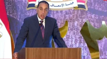 رئيس الوزراء يطلع على تجربة واقعية لتلقي هيئة الإسعاف بلاغًا من أحد المواطنين
