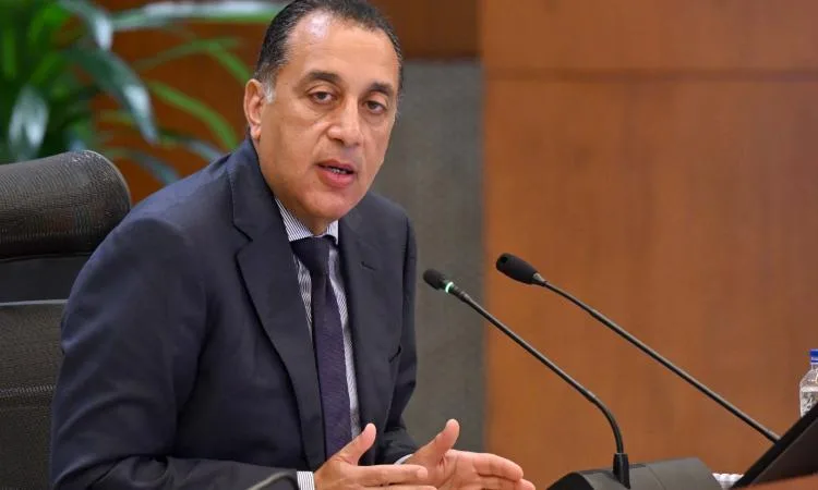 رئيس مجلس الوزراء يفتتح مشروعات بشرق وغرب بورسعيد