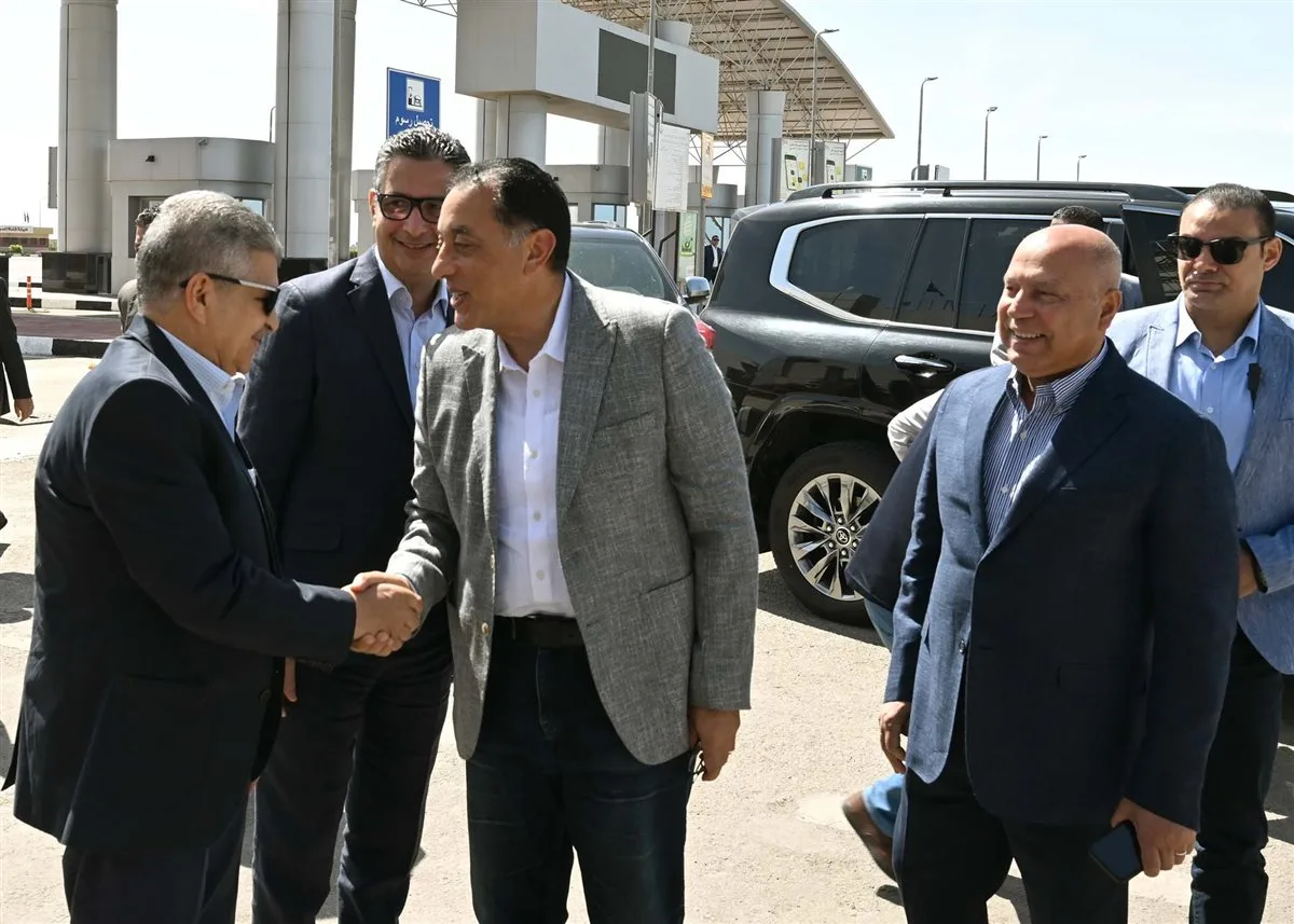 مدبولي: تطوير المواني والمناطق الصناعية ركيزة أساسية لتعزيز تنافسية الاقتصاد الوطني مدبولي: تطوير المواني والمناطق الصناعية ركيزة أساسية لتعزيز تنافسية الاقتصاد الوطني