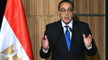 «احتمالية وقوع أخطاء».. رئيس الوزراء يتحدث عن حالة توقف معاش الفنان عبد الرحمن أبو زهرة