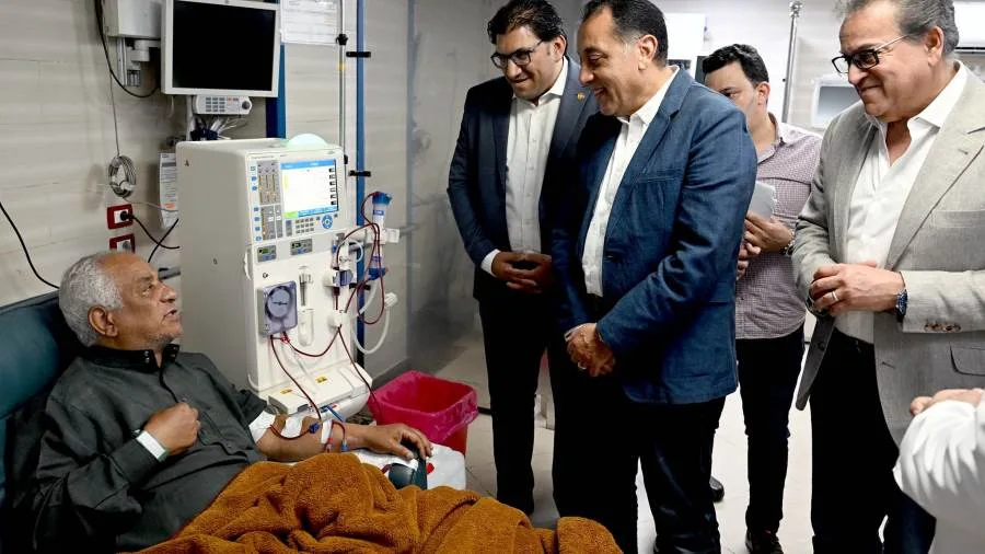 مدبولي يؤكد أهمية الجهود المبذولة لتطوير قدرات المنشآت التابعة للتأمين الصحي مدبولي يؤكد أهمية الجهود المبذولة لتطوير قدرات المنشآت التابعة للتأمين الصحي