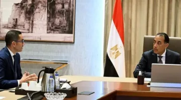 «مدبولي» يبحث مع وزير الاستثمار تطوير منظومة الجمارك وتحسين مناخ الاستثمار
