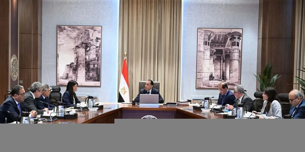مدبولي يتابع جُهود إصلاح وإعادة هيكلة الهيئات الاقتصادية مدبولي يتابع جُهود إصلاح وإعادة هيكلة الهيئات الاقتصادية