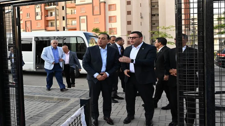 مدبولي يتابع مشروعات الإسكان في حدائق العاصمة مدبولي يتابع مشروعات الإسكان في حدائق العاصمة