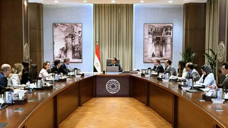 مدبولي يستقبل الرئيس التنفيذي لشركة "فيزا" لاستعراض خطط الشركة للاستثمار في مصر مدبولي يستقبل الرئيس التنفيذي لشركة "فيزا" لاستعراض خطط الشركة للاستثمار في مصر