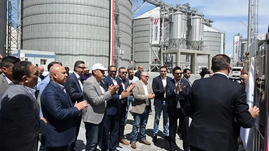 مدبولي يشهد افتتاح محطة الصب السائل لشركة "نيو هورايزون تانك ترمينال" بميناء غرب بورسعيد مدبولي يشهد افتتاح محطة الصب السائل لشركة "نيو هورايزون تانك ترمينال" بميناء غرب بورسعيد
