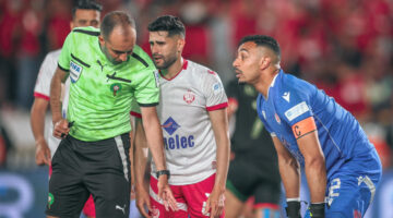 مدرب الوداد المؤقت يُجرد جمال حركاس من شارة القيادة