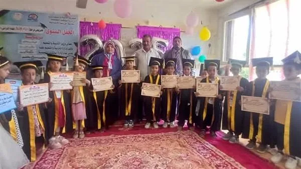 مدير التعليم الإبتدائي يشهد حفل تخرج رياض الأطفال بمدرسة الزاريب الإبتدائية الجديدة مدير التعليم الإبتدائي يشهد حفل تخرج رياض الأطفال بمدرسة الزاريب الإبتدائية الجديدة