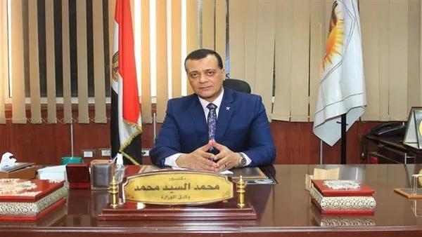 مدير تعليم سوهاج يتخذ إجراءً صارمًا ضد مدير مدرسة الكوثر الرسمية للغات.. كل التفاصيل مدير تعليم سوهاج يتخذ إجراءً صارمًا ضد مدير مدرسة الكوثر الرسمية للغات.. كل التفاصيل