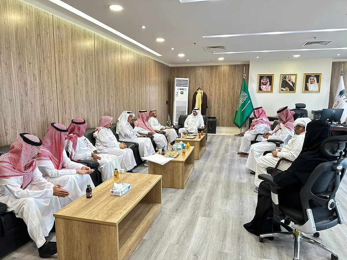مدير عام فرع وزارة الموارد البشرية والتنمية الاجتماعية ورئيس النيابة العامة في جازان يعقدان اجتماعًا مشتركًا. مدير عام فرع وزارة الموارد البشرية والتنمية الاجتماعية ورئيس النيابة العامة في جازان يعقدان اجتماعًا مشتركًا.
