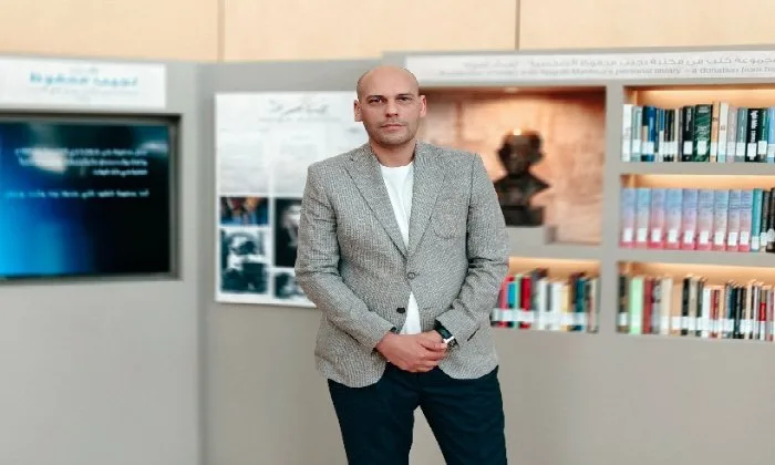 مدير قسم الوثائق في مكتبة الإسكندرية: إنشاء ركن نجيب محفوظ يأتي احتفاءً بإنجازاته الأدبية