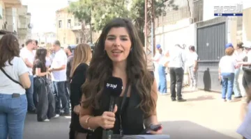 مراسلة الجديد تلتقي والدتها.. وهذا ما حصل (فيديو)