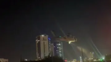 مروحيات عسكرية تنقل جنود إسرائيليين مصابين إلى المستشفيات بالتزامن مع إرسال الجيش تعزيزات كبيرة إلى غزة.