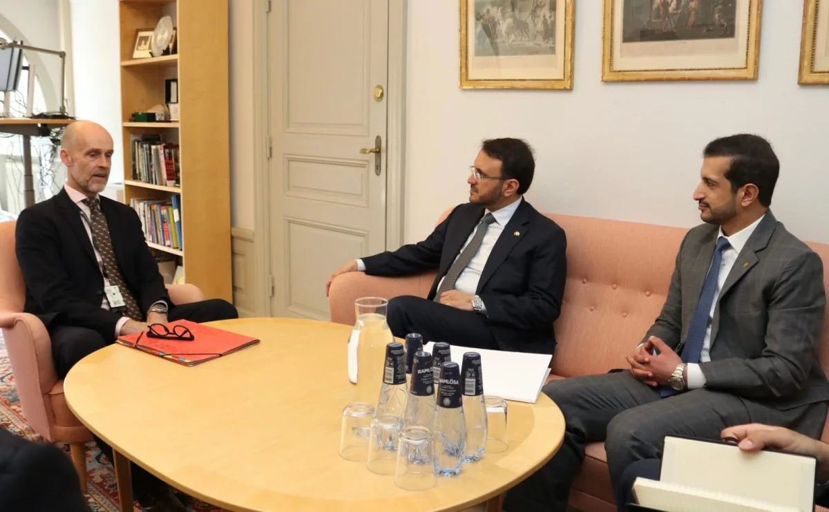 مستشار رئيس مجلس الوزراء والمتحدث الرسمي باسم وزارة الخارجية يلتقي بالمدير العام للشؤون العالمية في وزارة الخارجية السويدية. مستشار رئيس مجلس الوزراء والمتحدث الرسمي باسم وزارة الخارجية يلتقي بالمدير العام للشؤون العالمية في وزارة الخارجية السويدية.