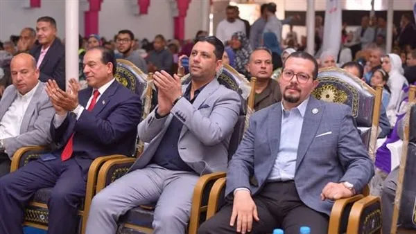 مستقبل وطن يكرم 200 عامل بمناسبة عيد العمال مستقبل وطن يكرم 200 عامل بمناسبة عيد العمال